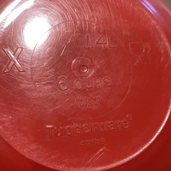 Tupperware 2 bowls EUC - Picture 8 of 10